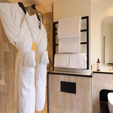 Hotel Toujours &