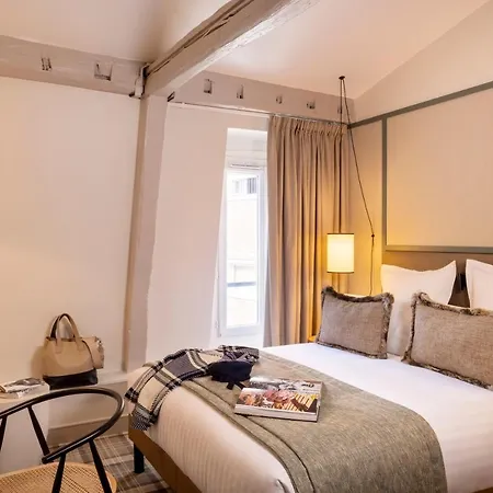 Toujours & Hotel