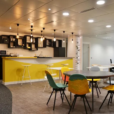 Hotel Toujours &