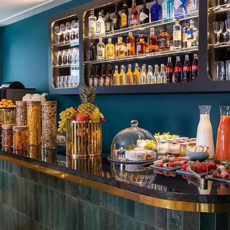 Toujours & Ξενοδοχείο Παρίσι