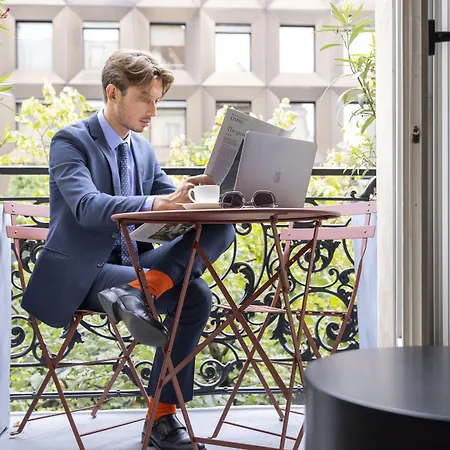 Ξενοδοχείο Toujours & 4*