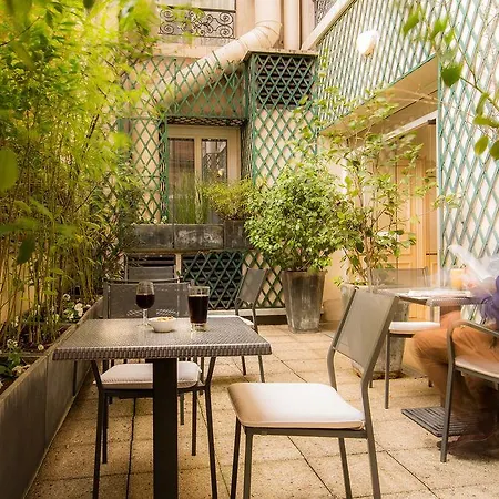 Hotel Toujours & Paris