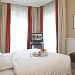 Toujours & Hotel 4*