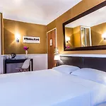 Hotel Toujours &