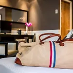 Toujours & Hotel