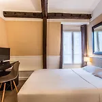 Hotel Toujours &