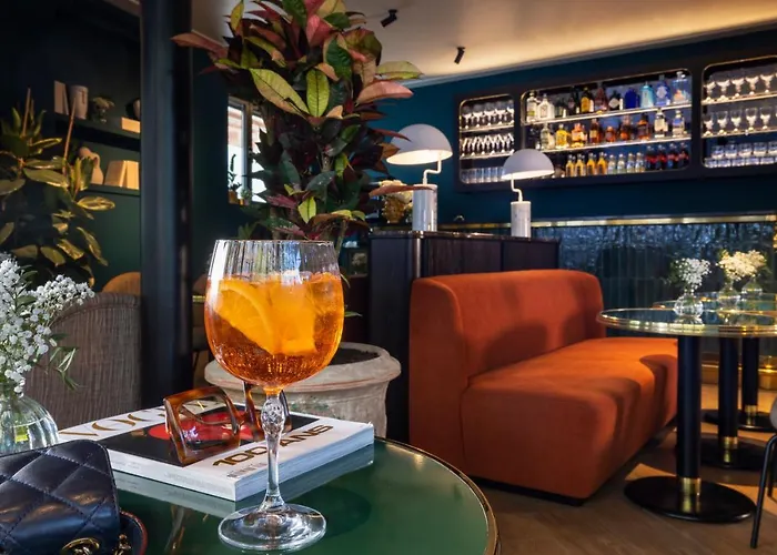 Hotel Toujours &