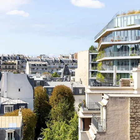 Toujours & Hotel Parijs