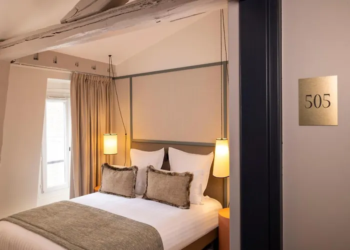 Toujours & Hotel Parijs