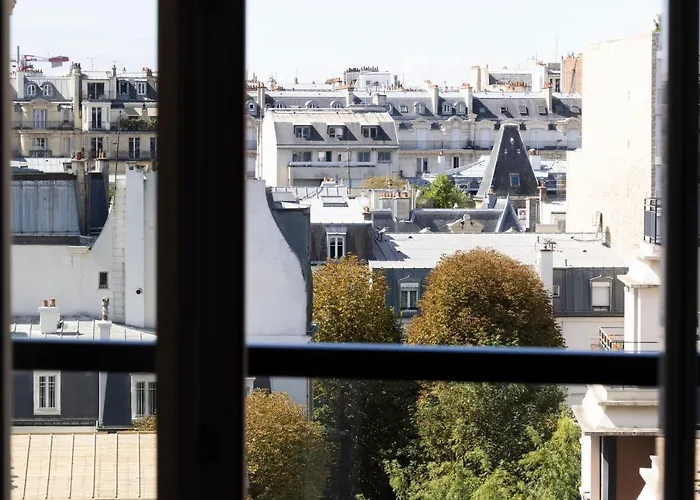 Toujours & 4* Parijs