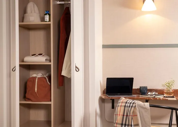 Toujours & Hotel 4*