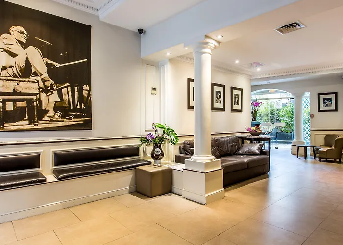 Toujours & 4* Parijs