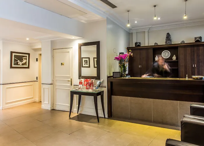 Toujours & Hotel Parijs