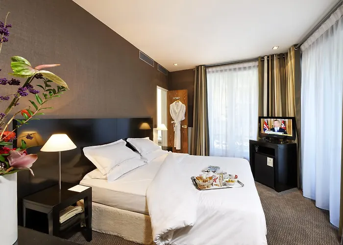 Toujours & Hotel Parijs