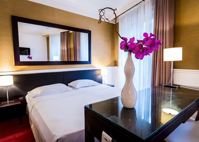 Toujours & Hotell 4*