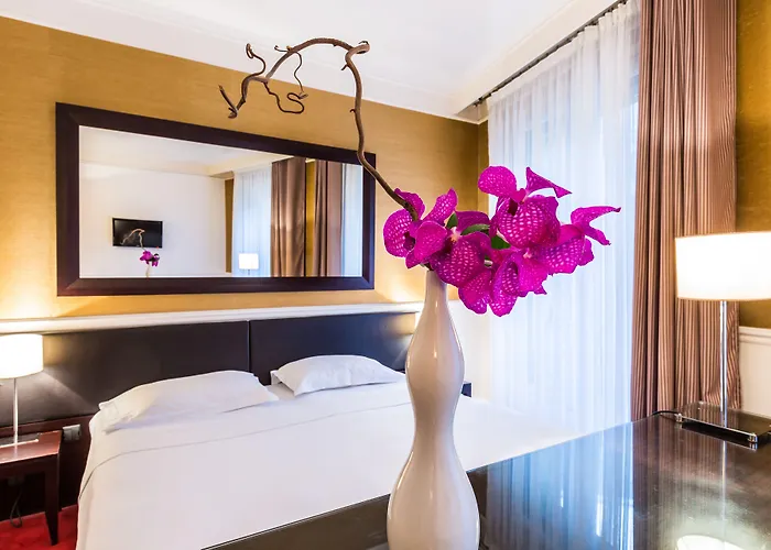 Toujours & Hotel 4*