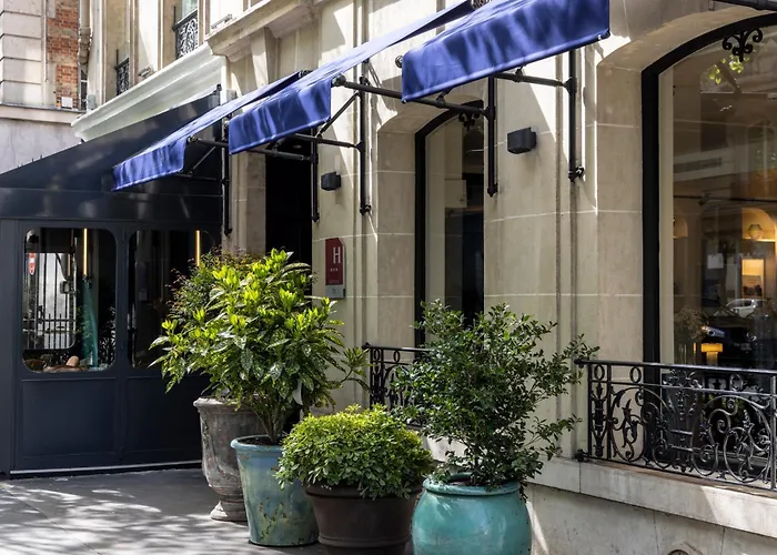 Hotell Toujours & 4*