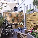 Hotel Toujours & 4*