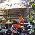 Hotel Toujours &