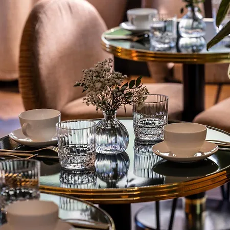 Hotel Toujours & Parigi